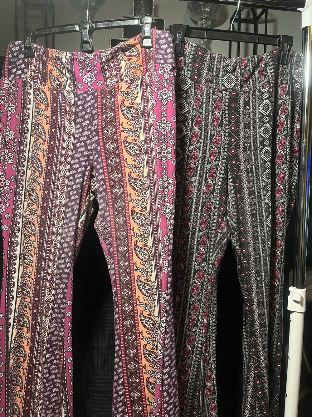 No Boundaries Pink & Purple Paisley Flate Pants & Black w/ Burgandy white